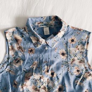 NWT Sleeveless floral top